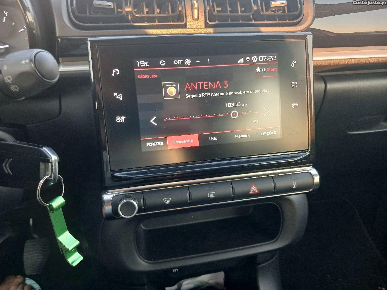 Citroën C3 PureTech Shine — fotografia 4
