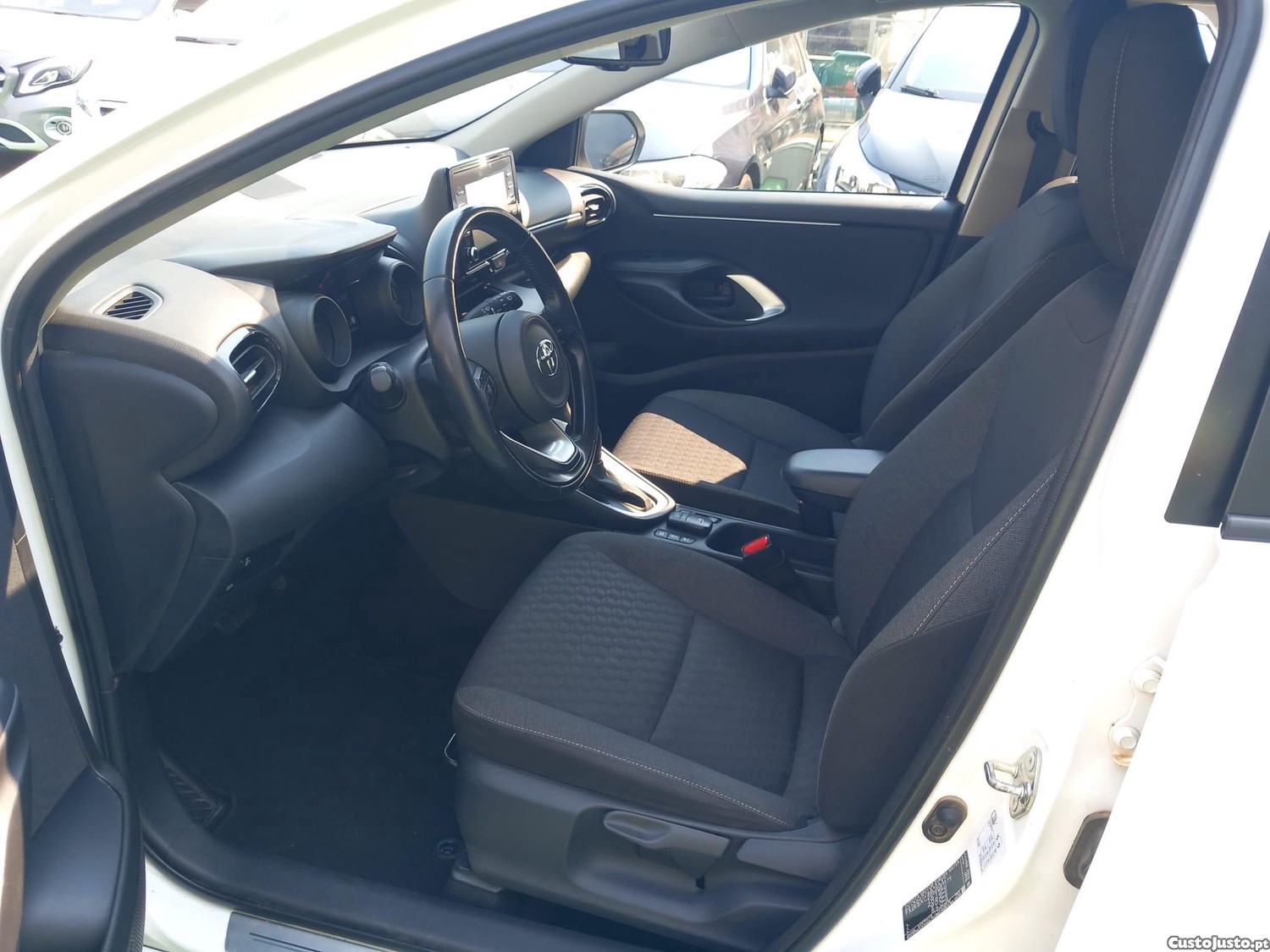 Toyota Yaris 1.5 HDF Exclusive — fotografia 17