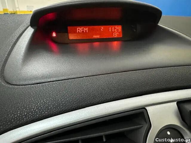 Renault Clio 1.2 16V Dynamique — fotografia 5