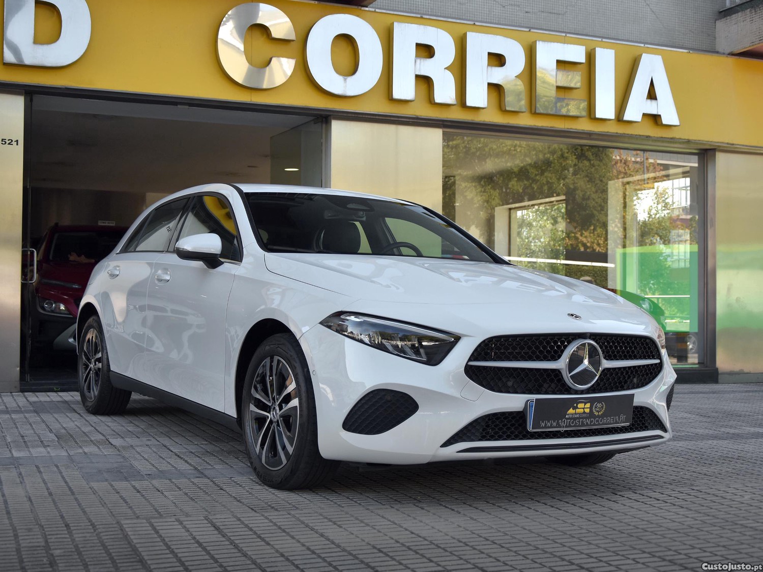 Mercedes-Benz A 250 e Plug-In IVA dedutível Nacional 14.900kms — fotografia 11