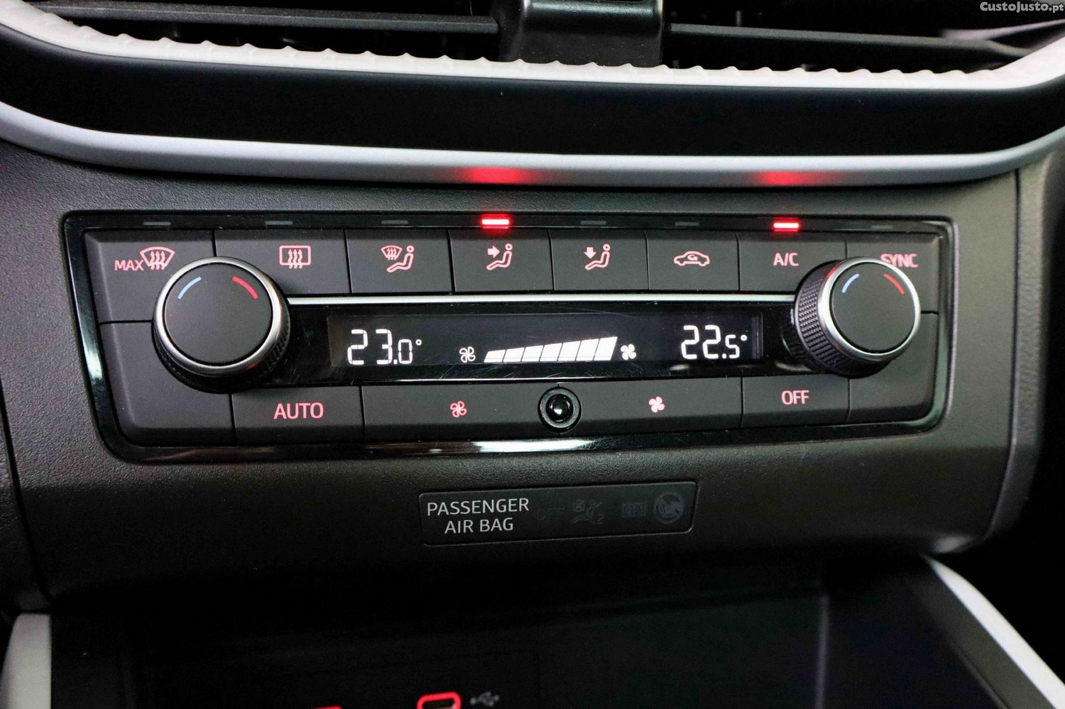 SEAT Arona 1.0 TSI Style — fotografia 17