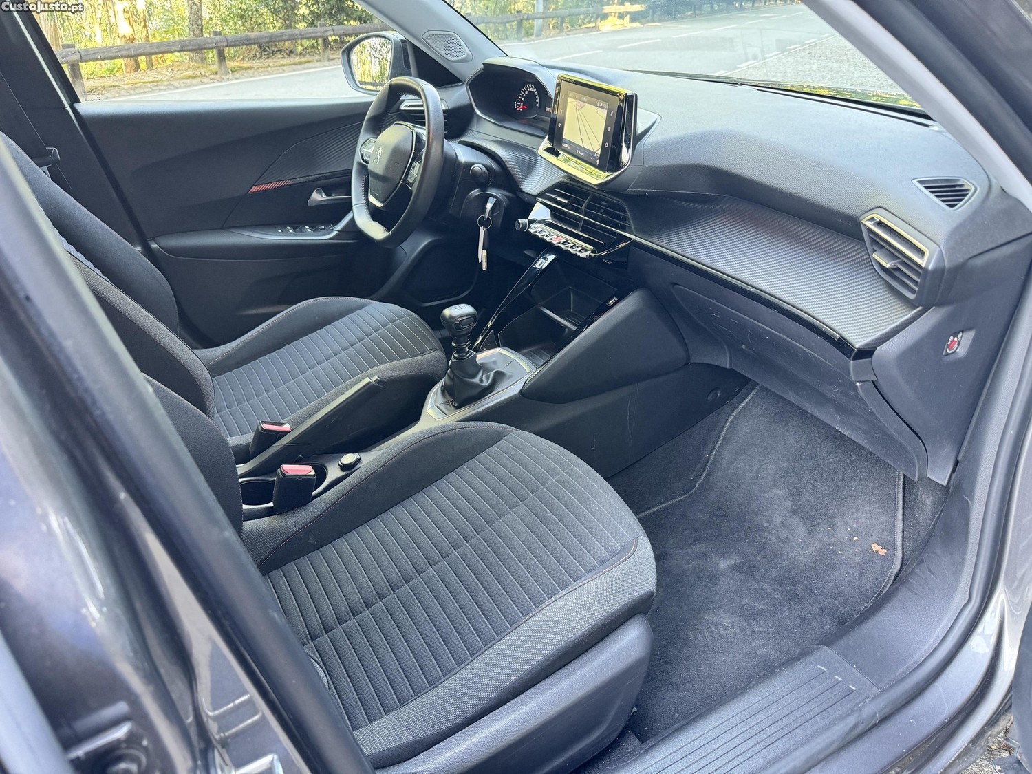 Peugeot 2008 Pure tech — fotografia 5