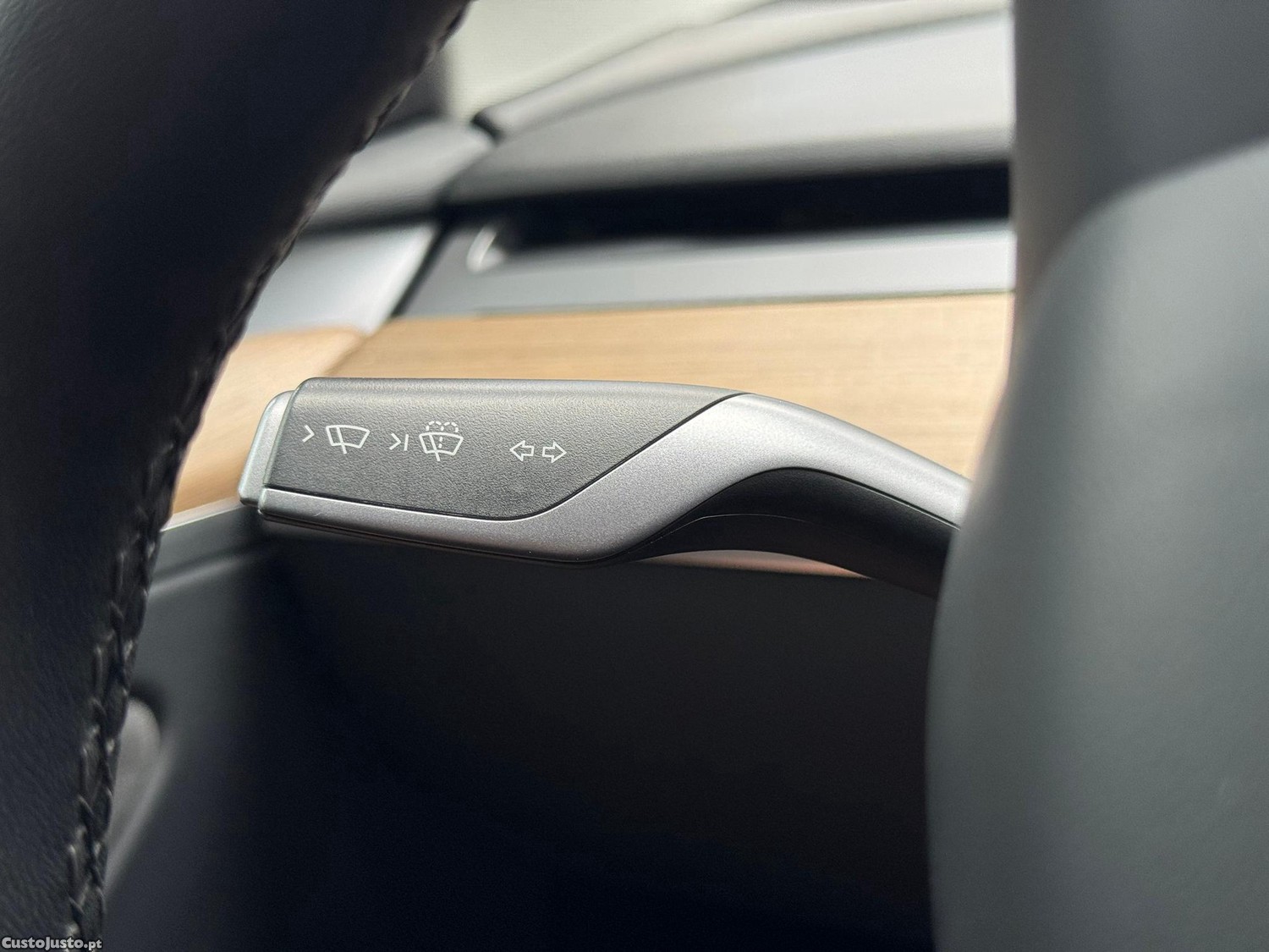Tesla Model Y Tração Traseira — fotografia 13