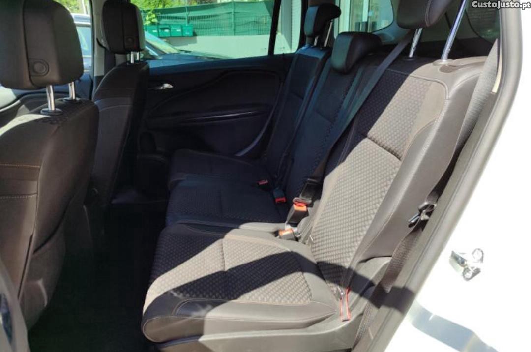 Opel Zafira Tourer - 17 — photo 3