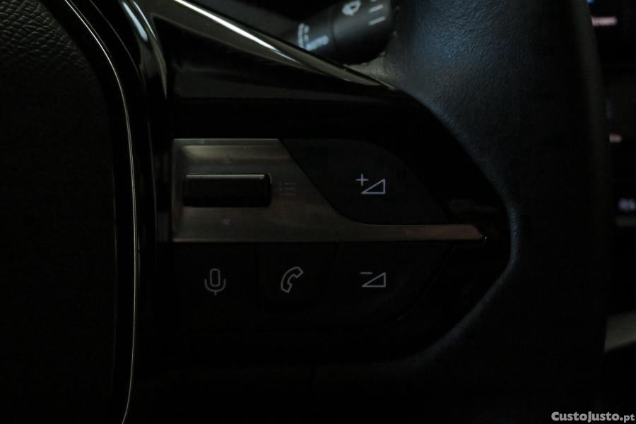 Peugeot 308 1.2 PureTech Allure — fotografia 13