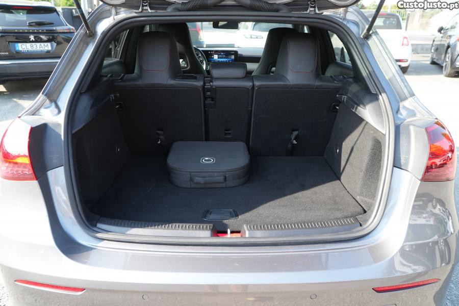 Mercedes-Benz A 250 e 8G-DCT AMG Line — fotografia 16