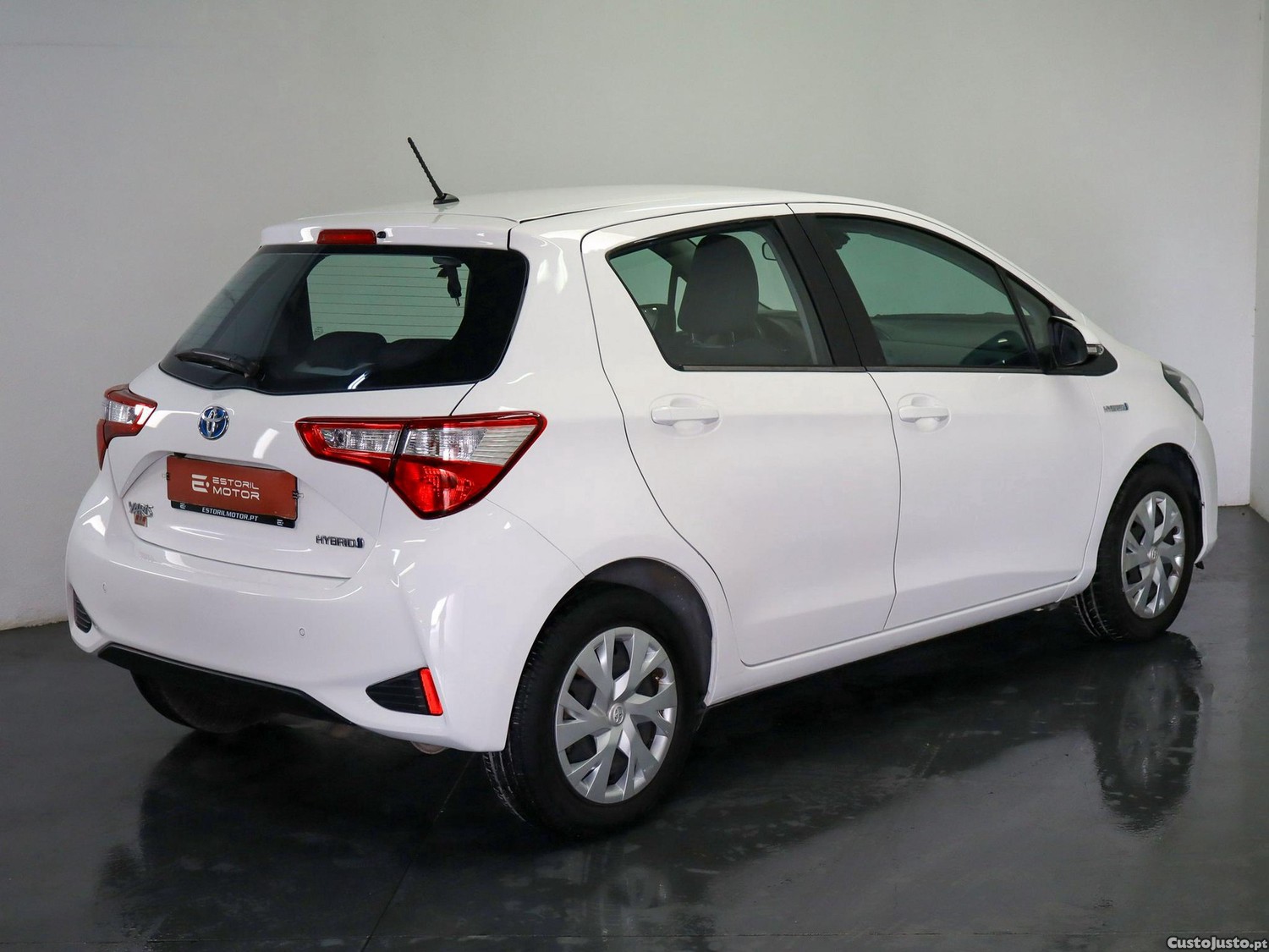 Toyota Yaris 1.5 HSD Comfort — fotografia 18