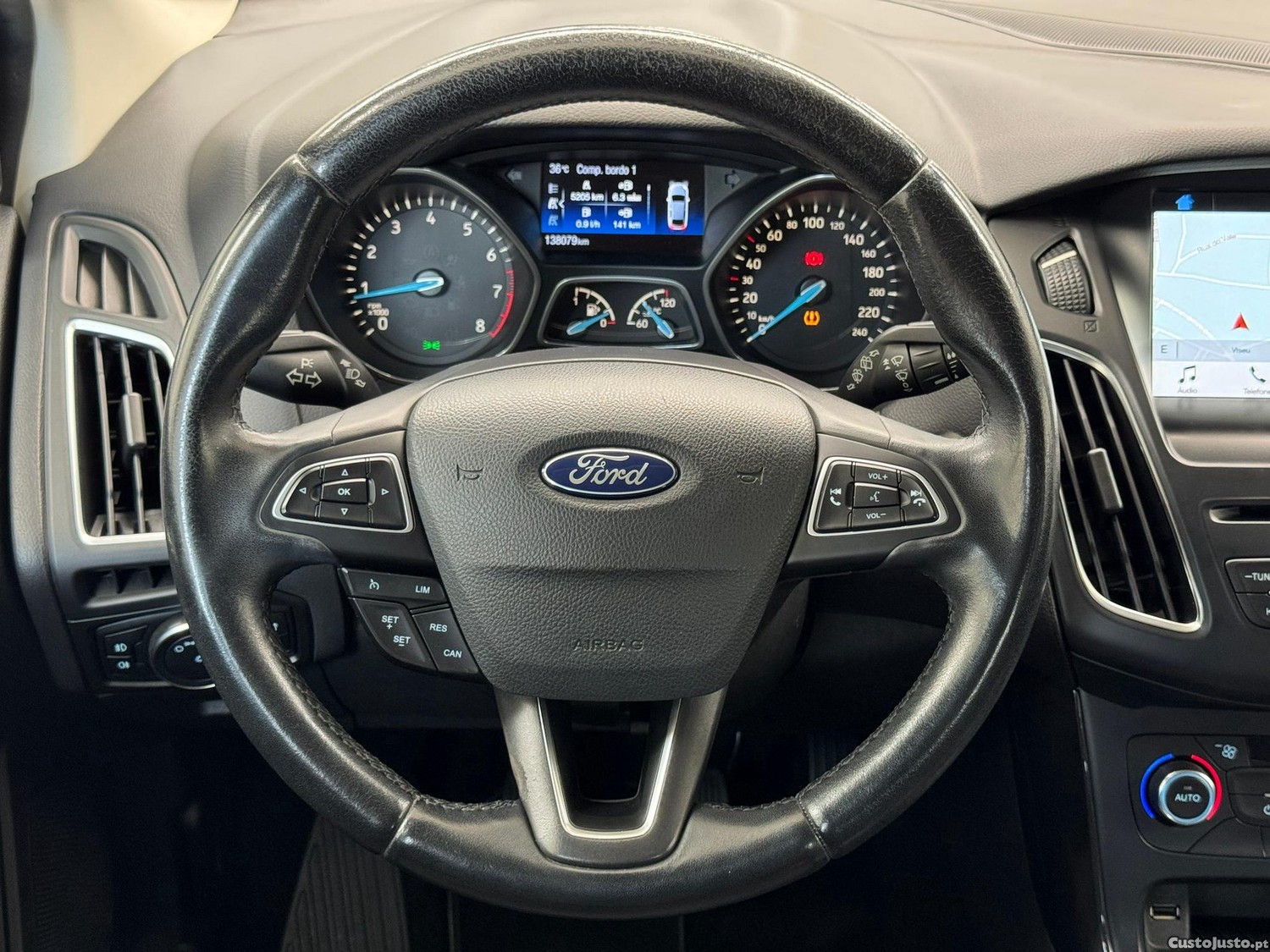 Ford Focus 1.0 SCTi Titanium — fotografia 11