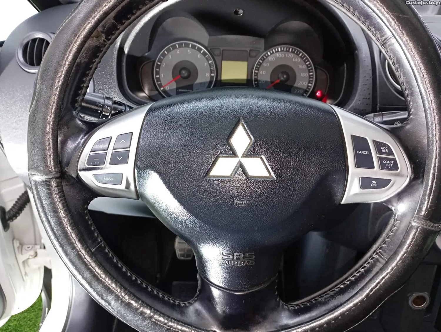 Mitsubishi Colt 1.3 Instyle — fotografia 15