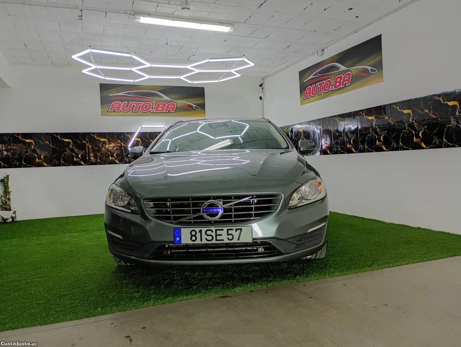 Volvo V60 2.0 D2 R-Design Momentum — fotografia 19