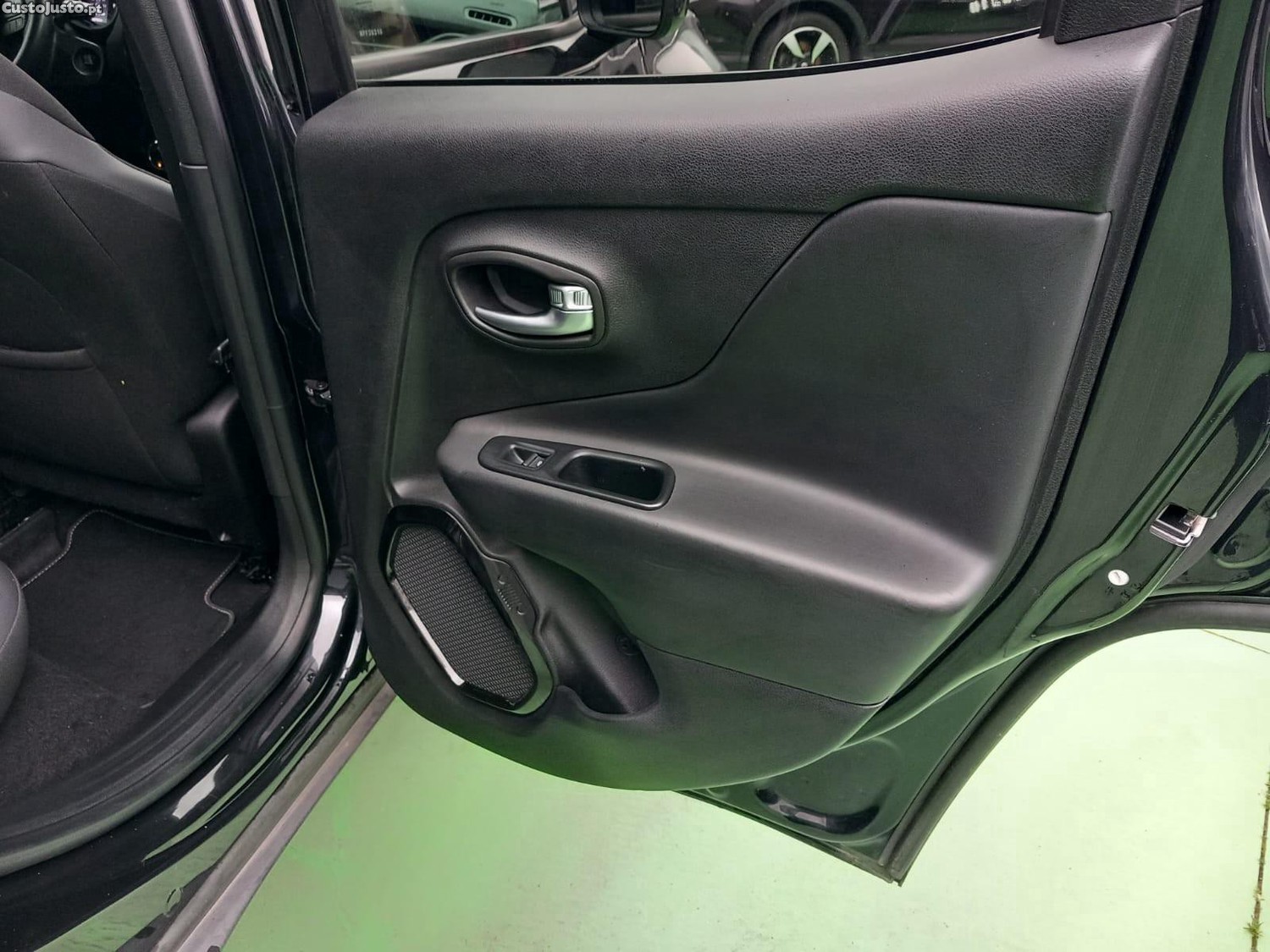 Jeep Renegade 1.6 MJD Night Eagle — fotografia 2