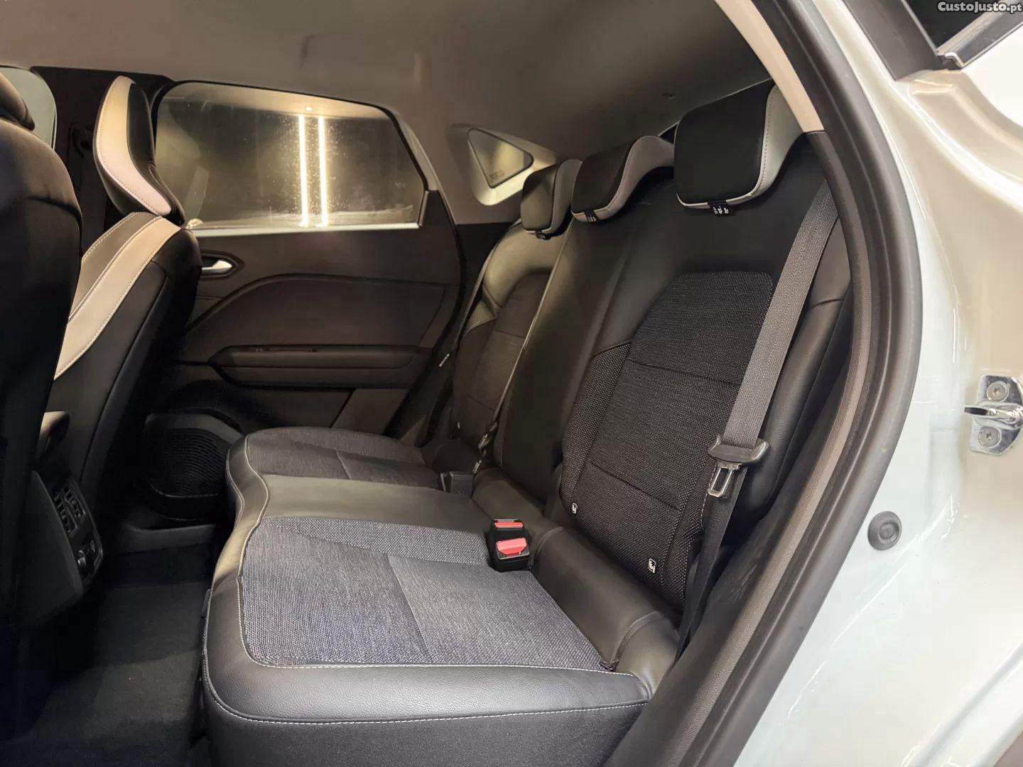 Renault Captur 1.6 e-tech plug-in intens — fotografia 5