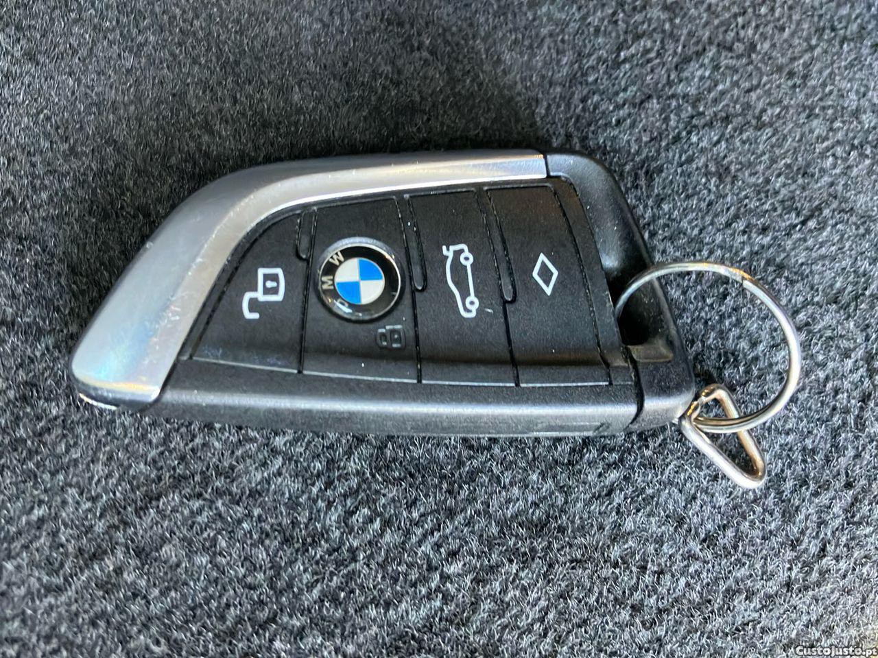 BMW 118 i Pack Desportivo M Auto — fotografia 3
