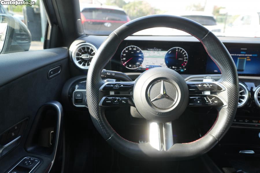 Mercedes-Benz A 250 e 8G-DCT AMG Line — fotografia 12