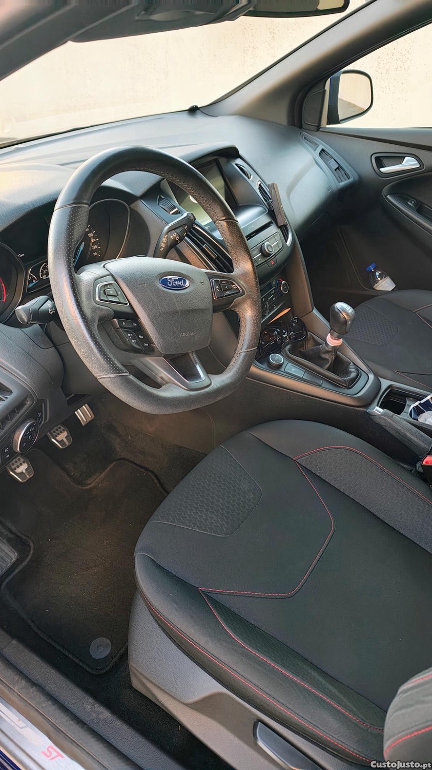 Ford Focus 1.0 Ecoboost 125 ST Line — fotografia 2