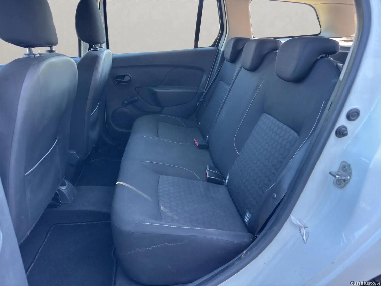 Dacia Logan 0.9 TCe Comfort Bi-Fuel — fotografia 5