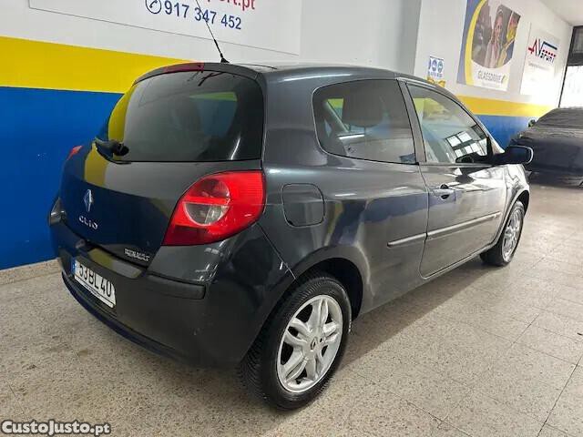 Renault Clio 1.2 16V Dynamique — fotografia 17