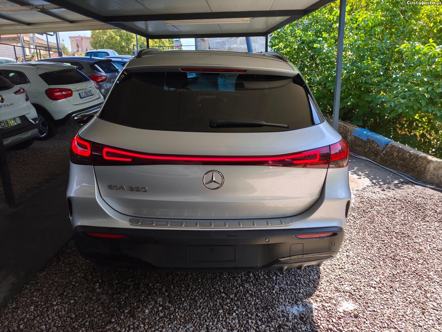 Mercedes-Benz EQA AMG Line — fotografia 17
