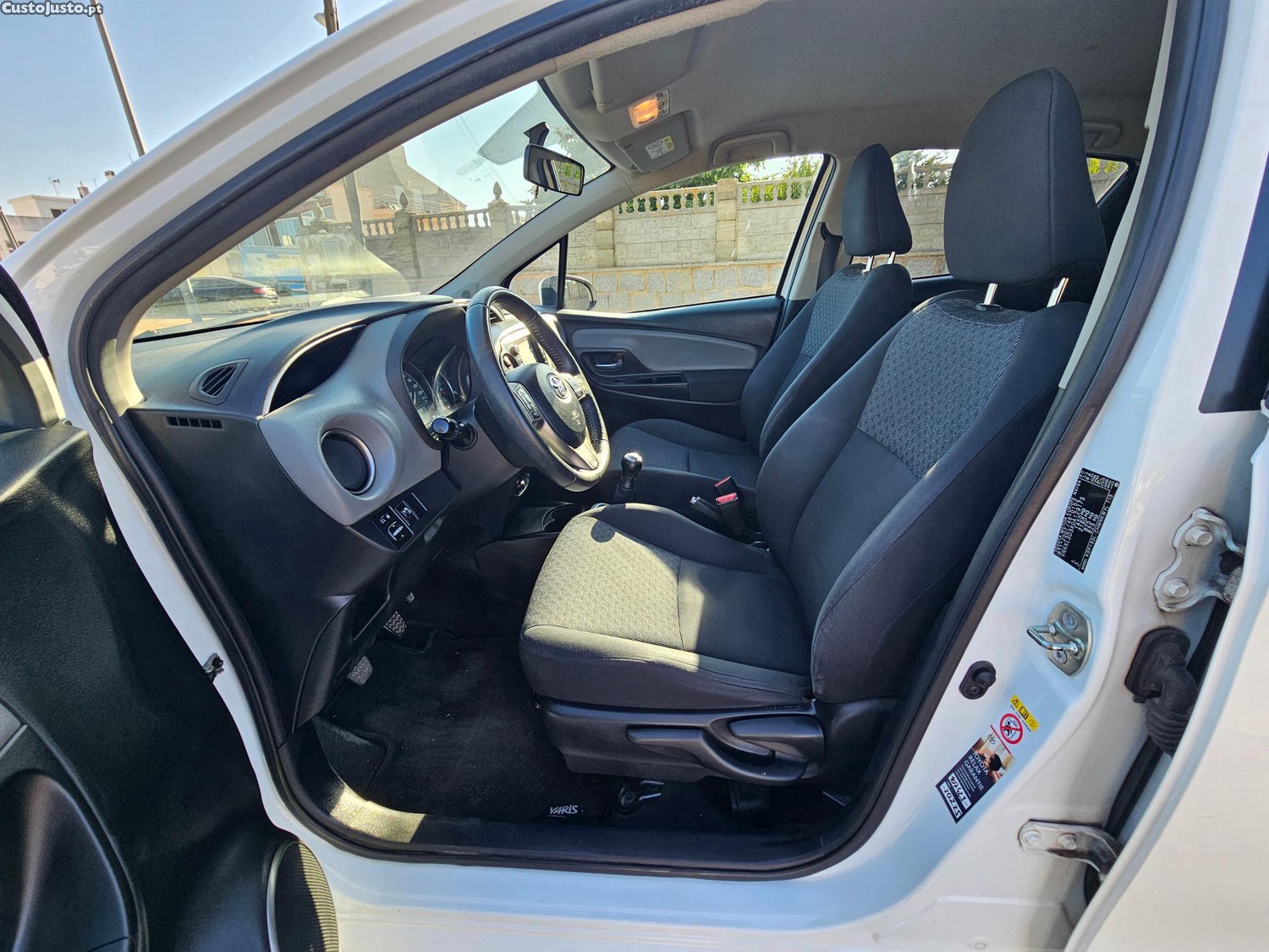 Toyota Yaris 1.0 VVT-i Confort AC + CAMERA TRASEIRA — fotografia 8