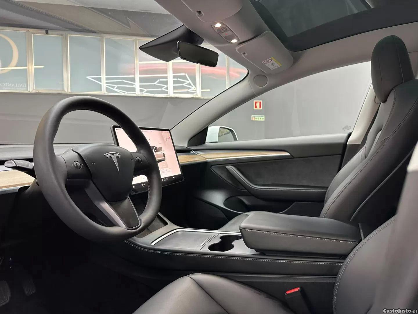 Tesla Model 3 standard range — fotografia 3