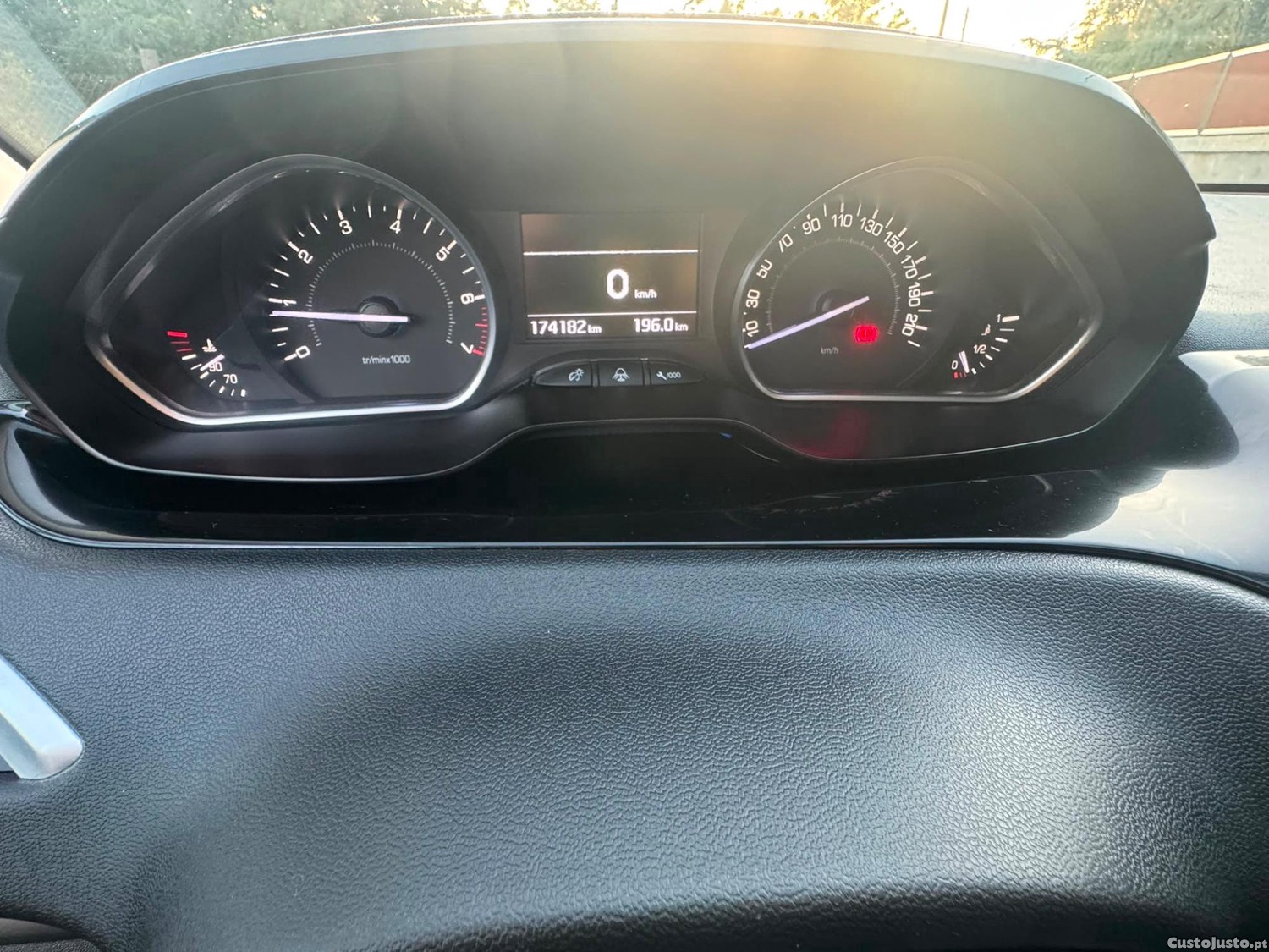 Peugeot 208 Allure — fotografia 4