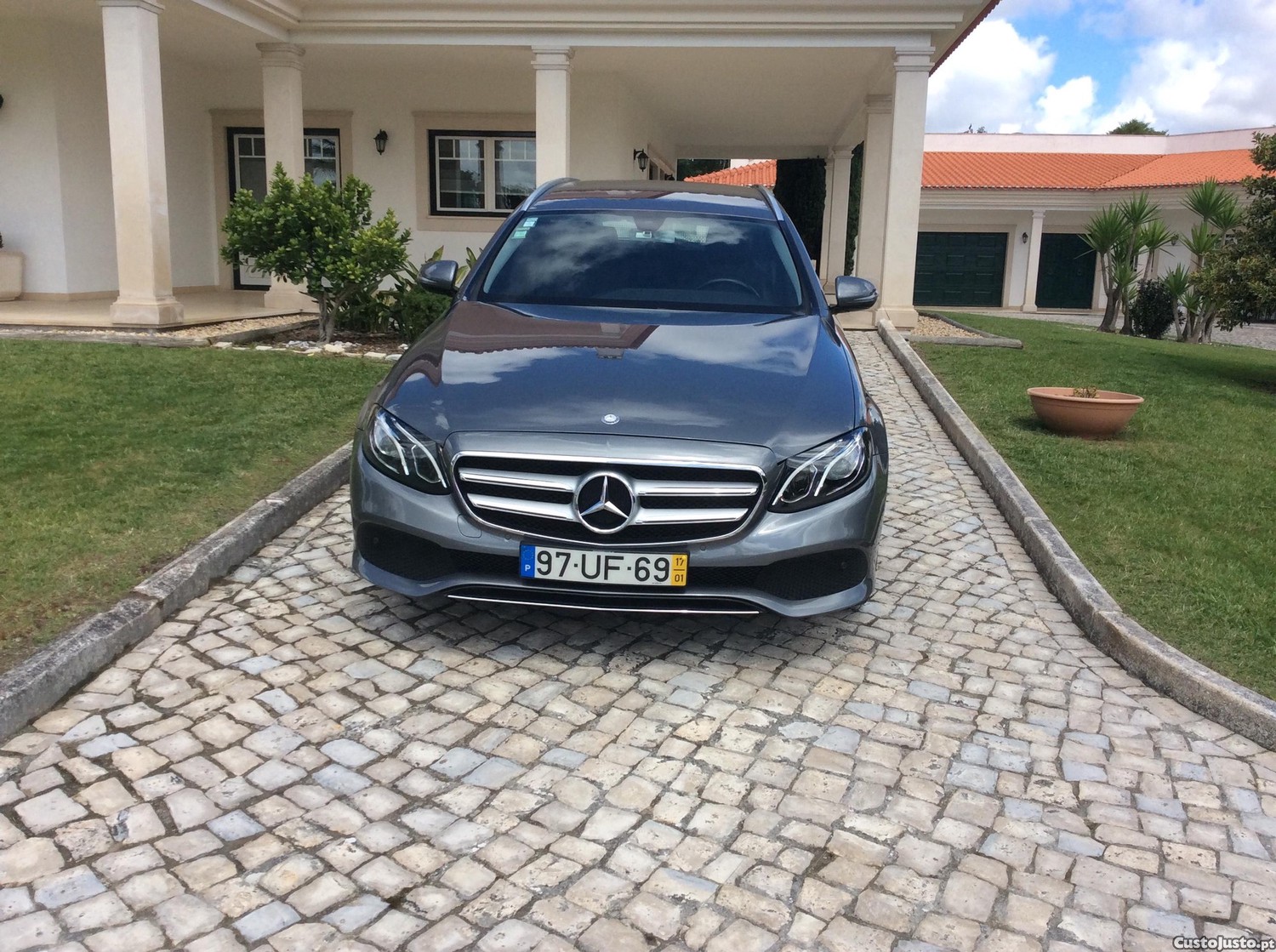 Mercedes-Benz E 220 Avantgard — fotografia 4