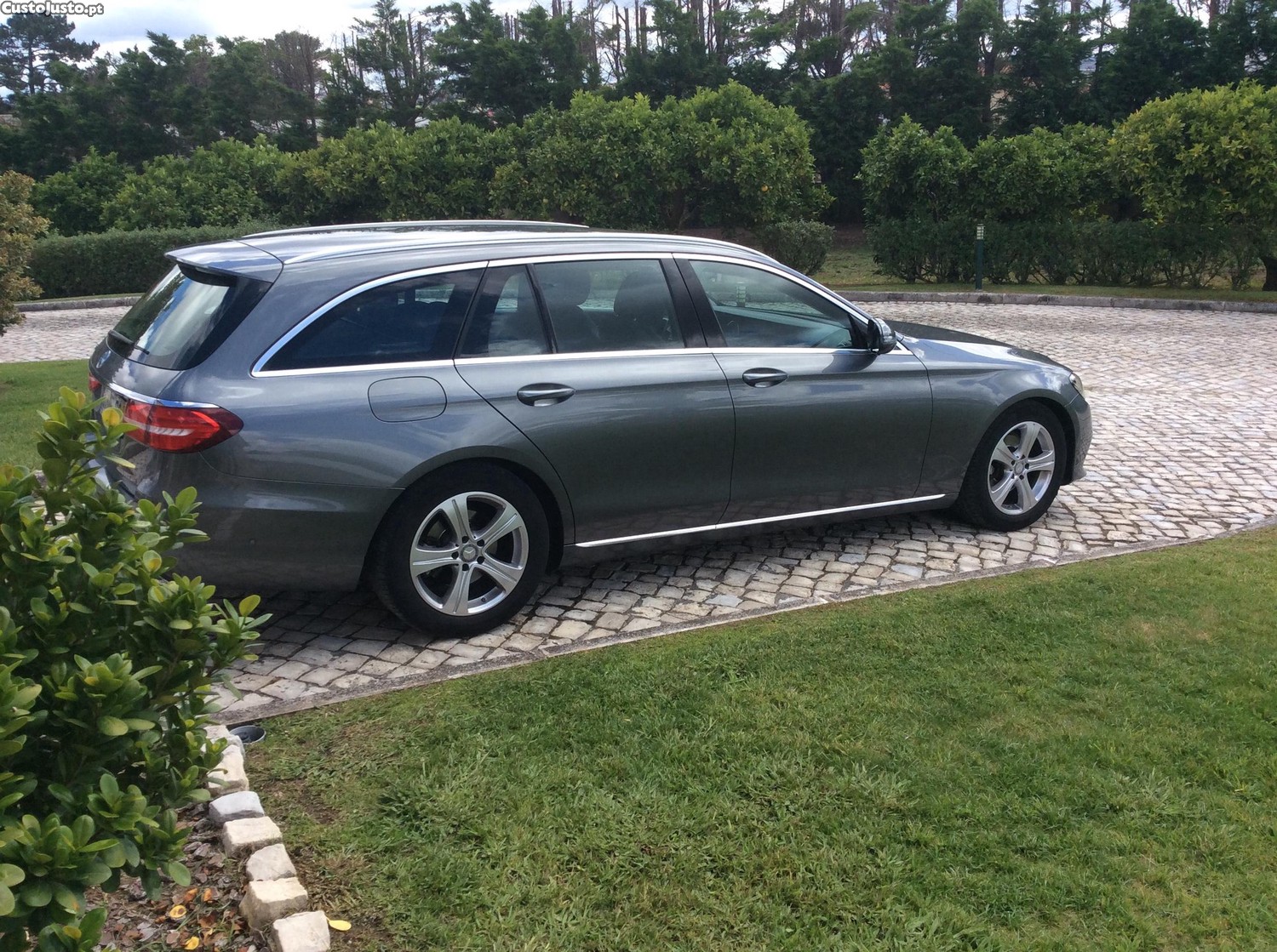 Mercedes-Benz E 220 Avantgard — fotografia 8