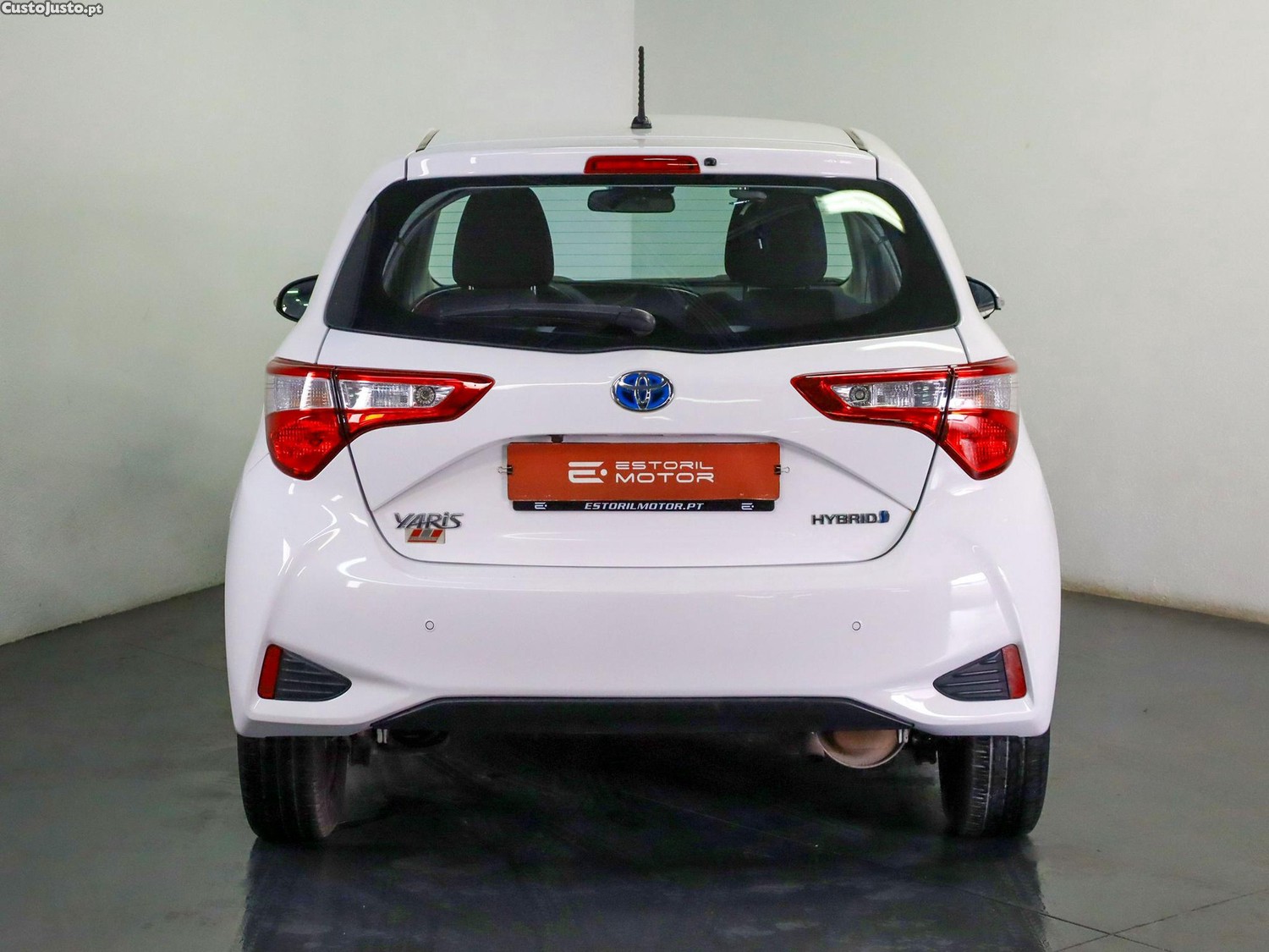 Toyota Yaris 1.5 HSD Comfort — fotografia 17