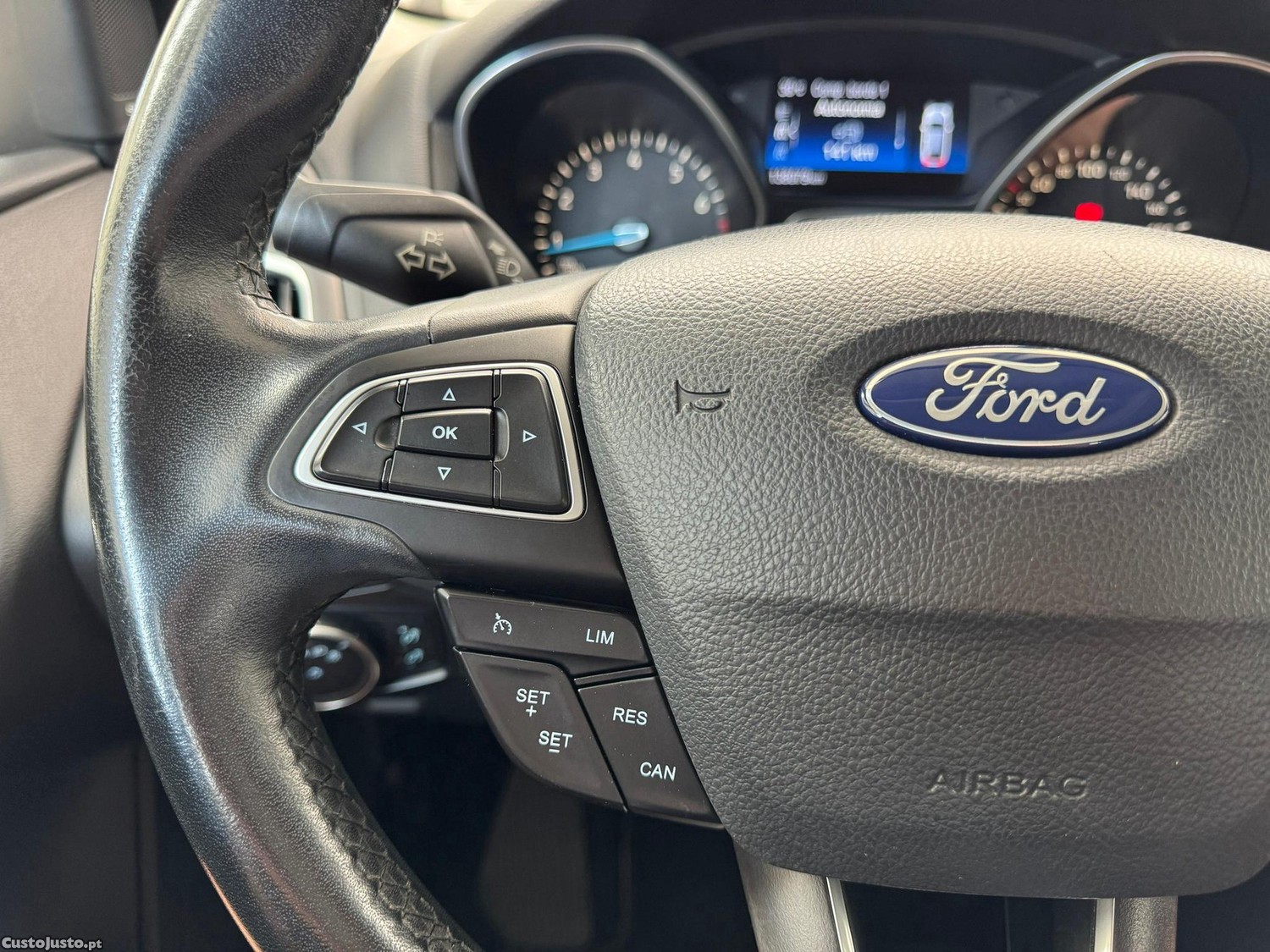 Ford Focus 1.0 SCTi Titanium — fotografia 9