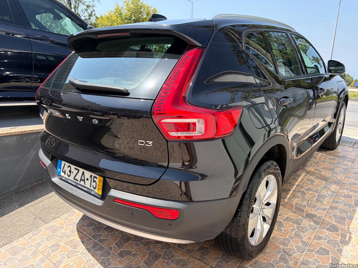 Volvo XC 40 2.0 D3 MOMENTUM PLUS NACIONAL 1 ÚNICO DONO 150 CV — fotografia 11
