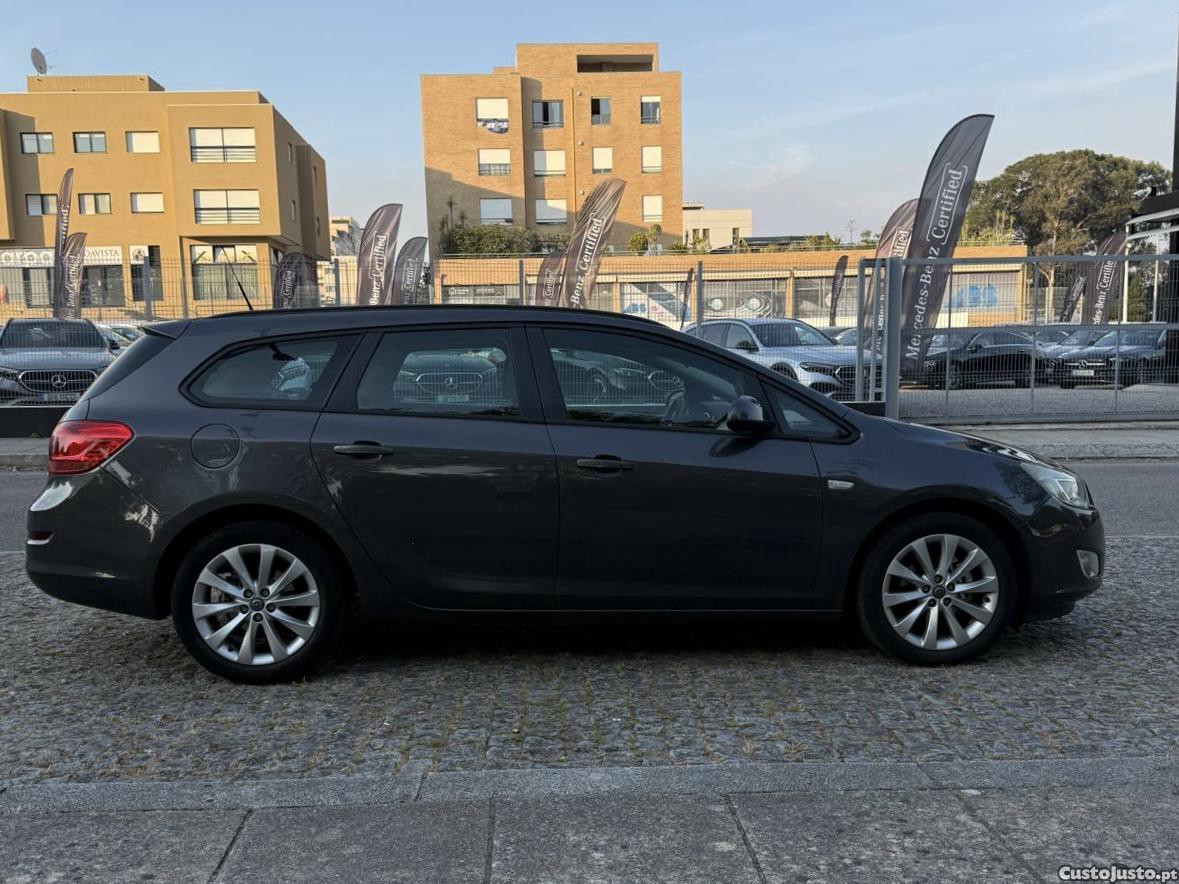 Opel Astra Sports Tourer — fotografia 8