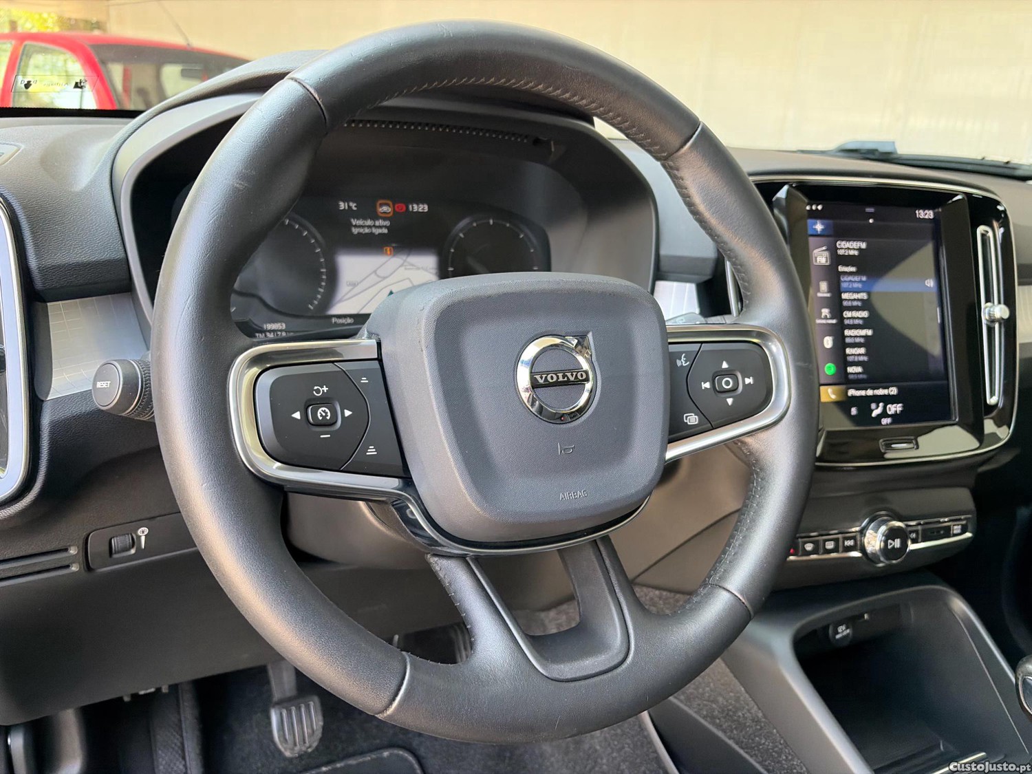 Volvo XC 40 2.0 D3 MOMENTUM PLUS NACIONAL 1 ÚNICO DONO 150 CV — fotografia 10