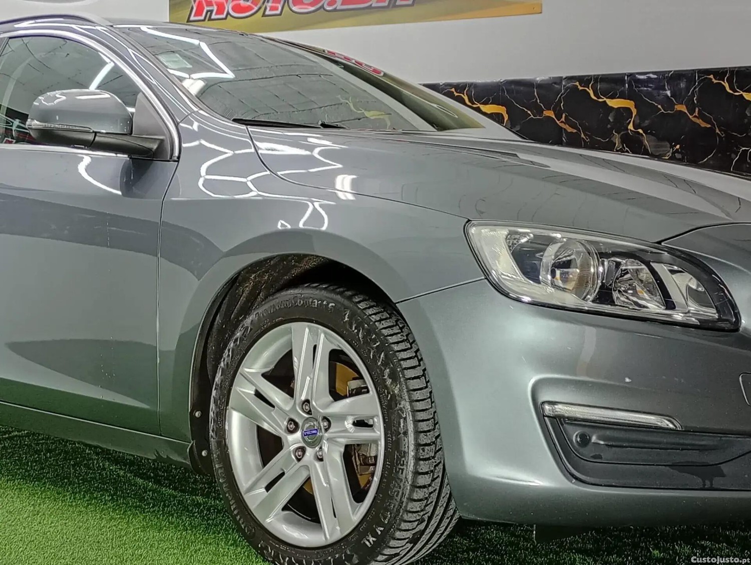 Volvo V60 2.0 D2 R-Design Momentum — fotografia 18
