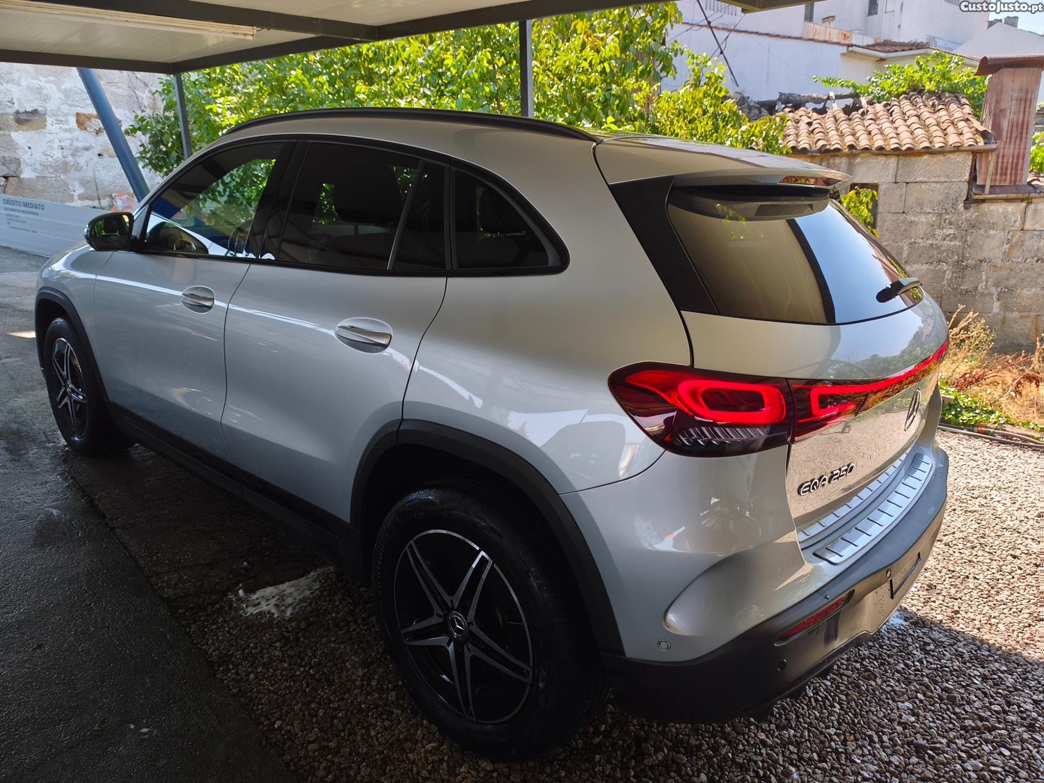Mercedes-Benz EQA AMG Line — fotografia 18