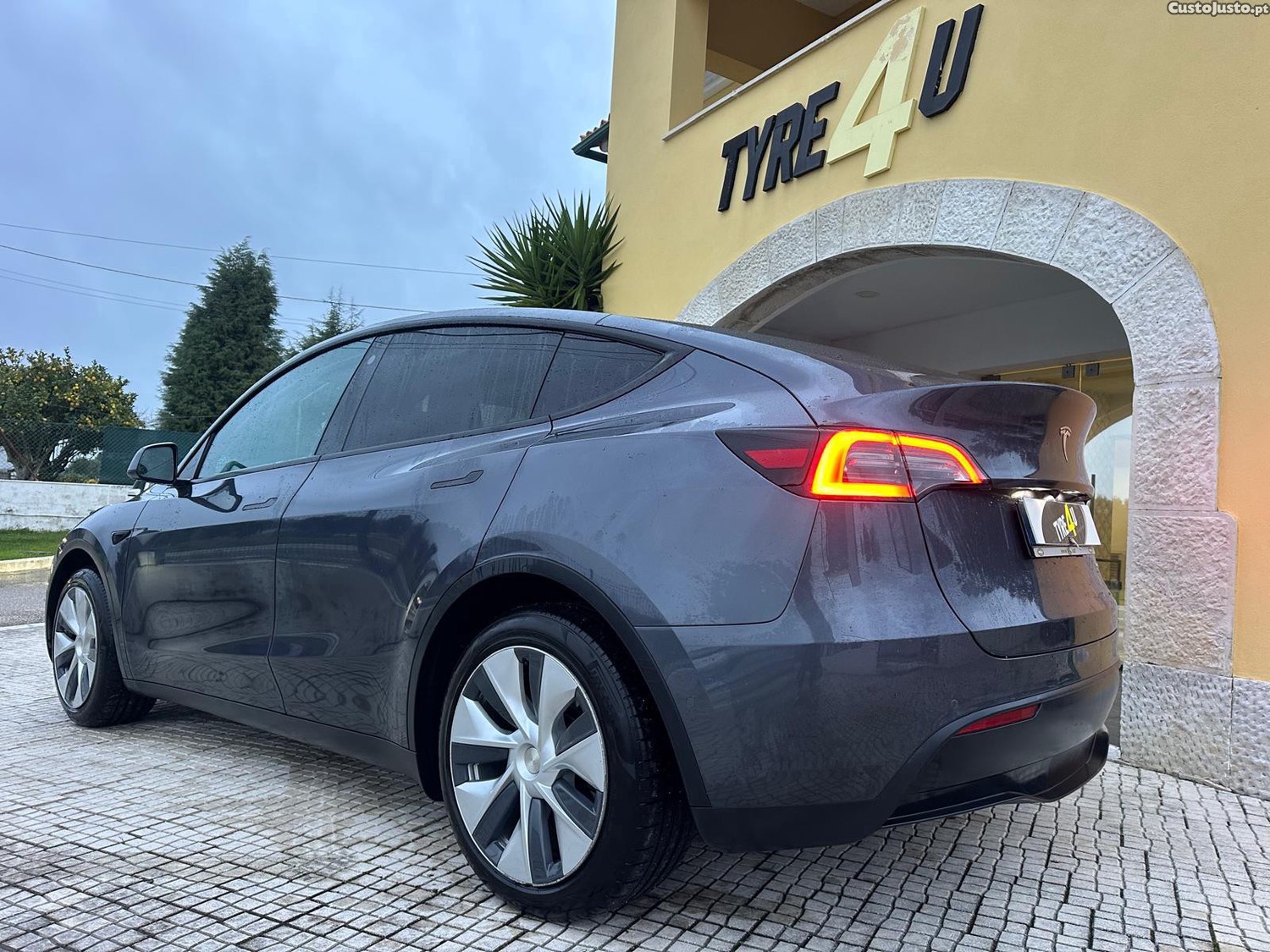 Tesla Model Y Long Range Tração Integral — fotografia 10