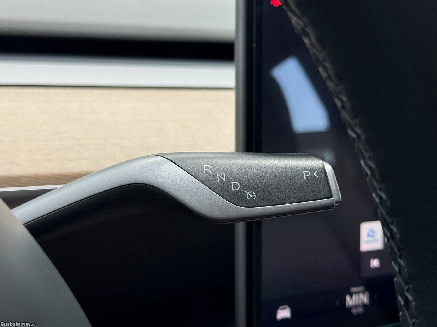 Tesla Model Y Tração Traseira — fotografia 10