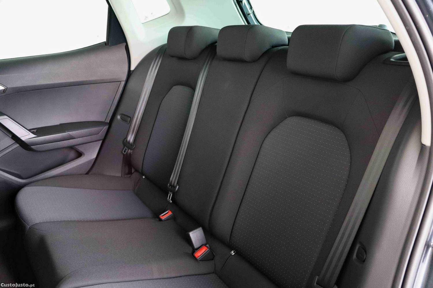 SEAT Arona 1.0 TSI Style — fotografia 3