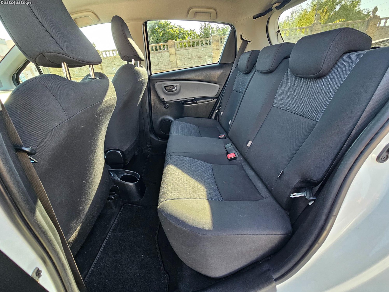 Toyota Yaris 1.0 VVT-i Confort AC + CAMERA TRASEIRA — fotografia 5