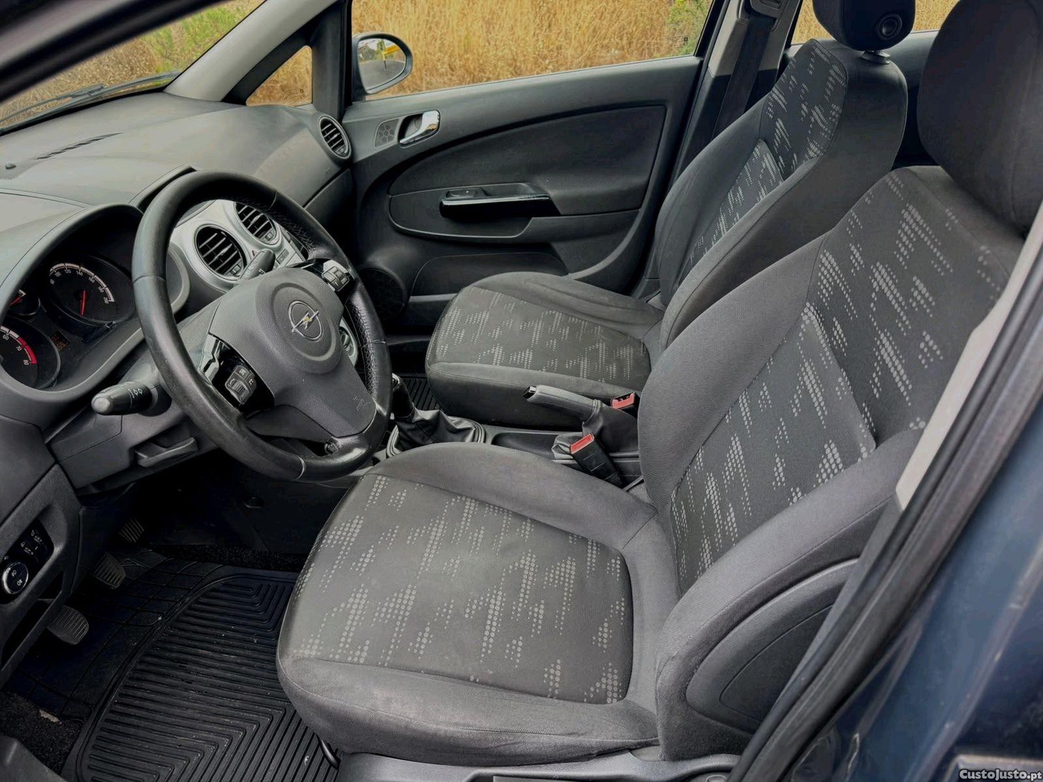Opel Corsa D 1.2 — fotografia 2