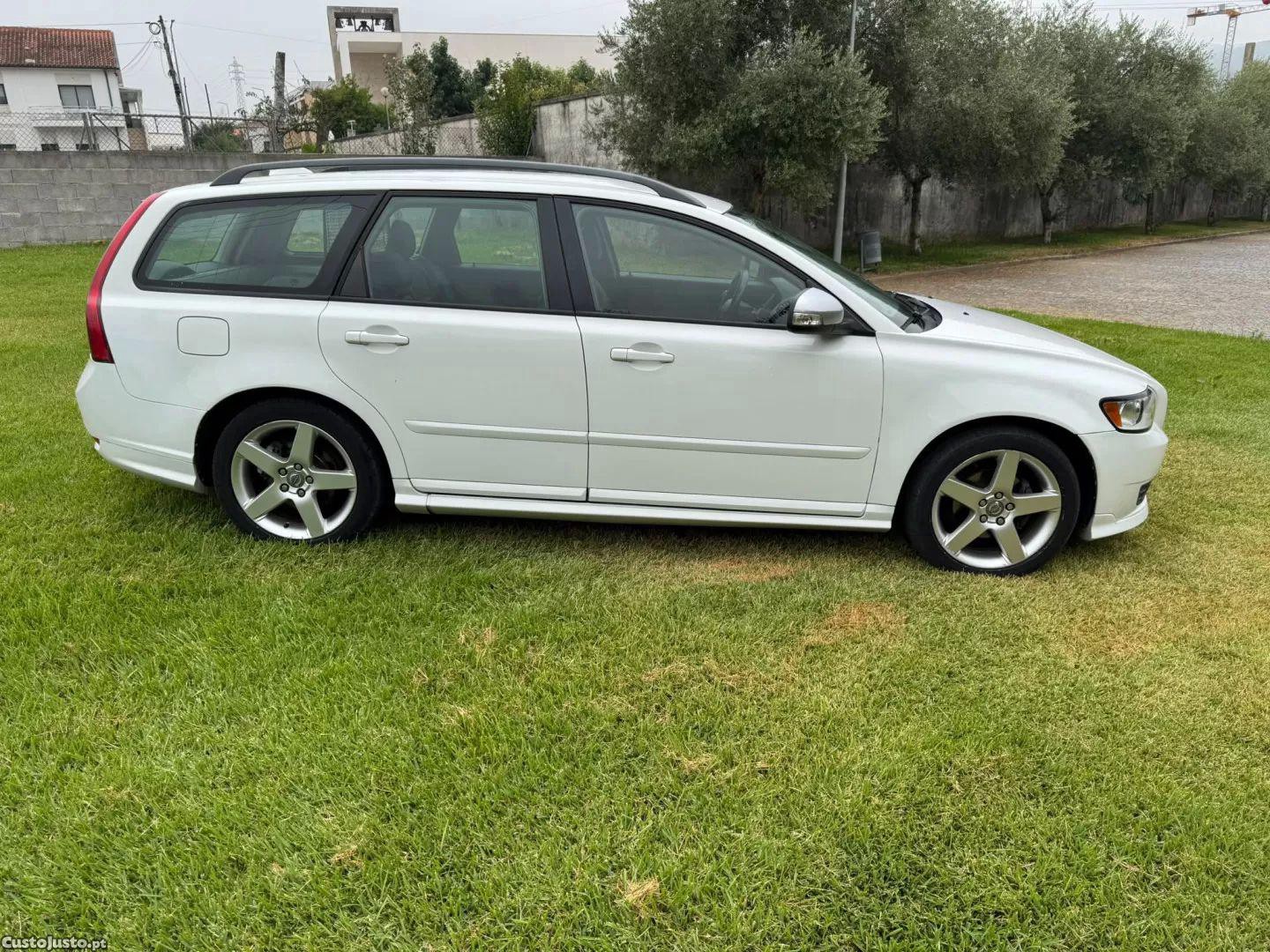 Volvo V50 1.6 d r-design — fotografia 4