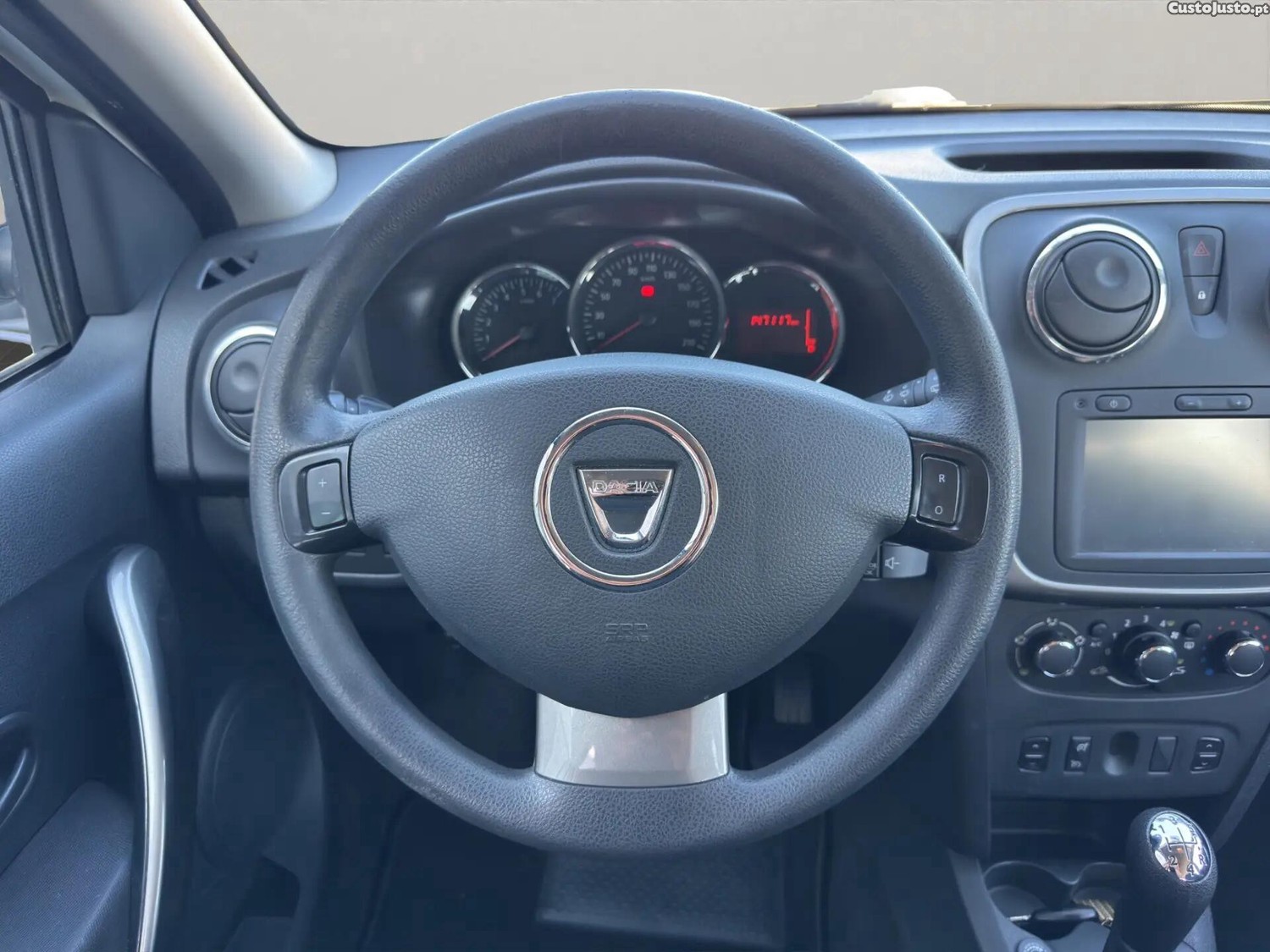Dacia Logan 0.9 TCe Comfort Bi-Fuel — fotografia 3