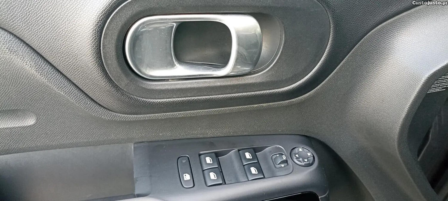 Citroën C5 Aircross BlueHDI 130 S&S LIVE — fotografia 10