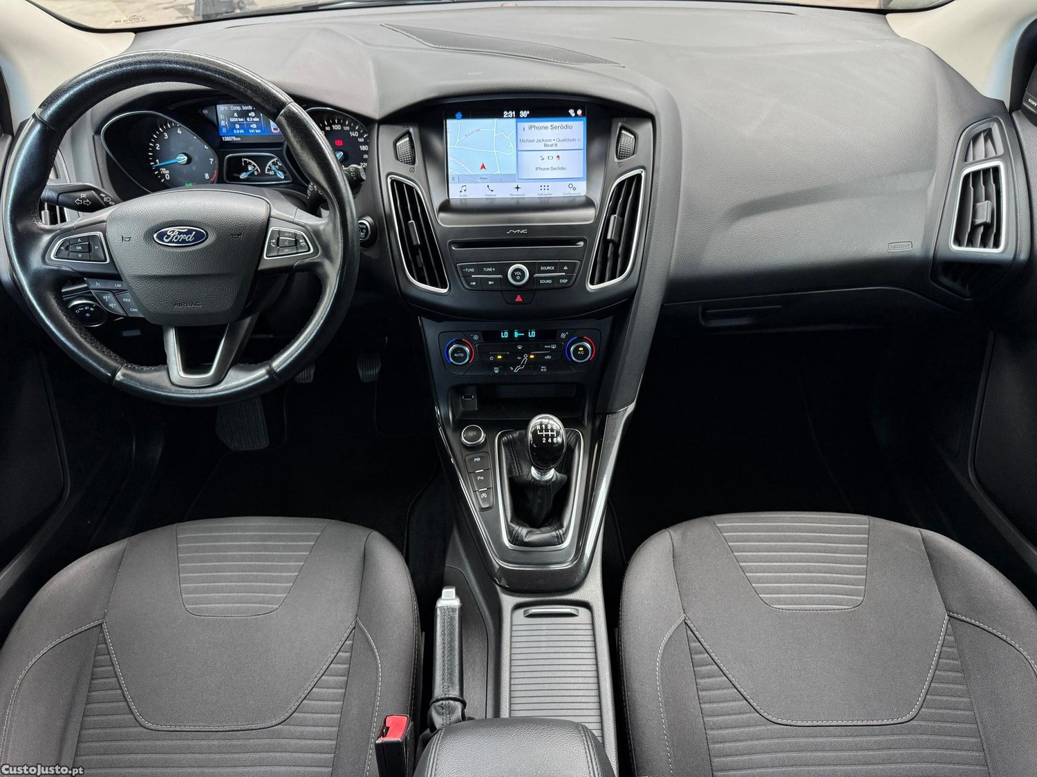 Ford Focus 1.0 SCTi Titanium — fotografia 29