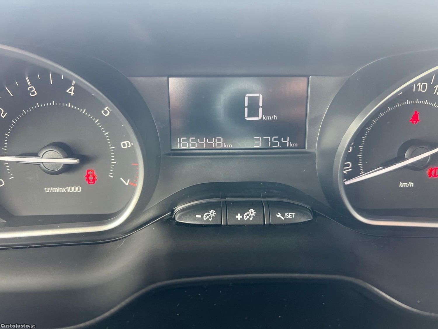 Peugeot 208 1.2 PURE TECH — fotografia 11