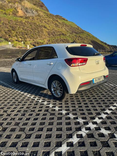 Kia Rio Dynamic — fotografia 8
