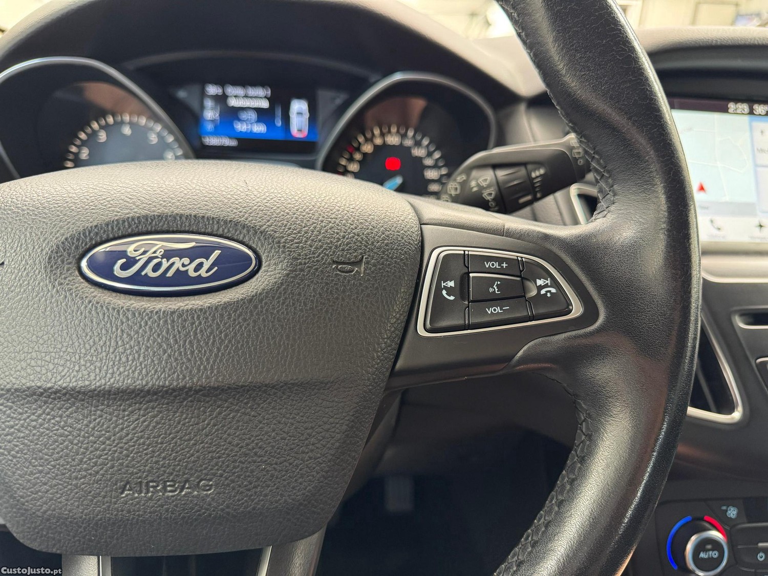 Ford Focus 1.0 SCTi Titanium — fotografia 7