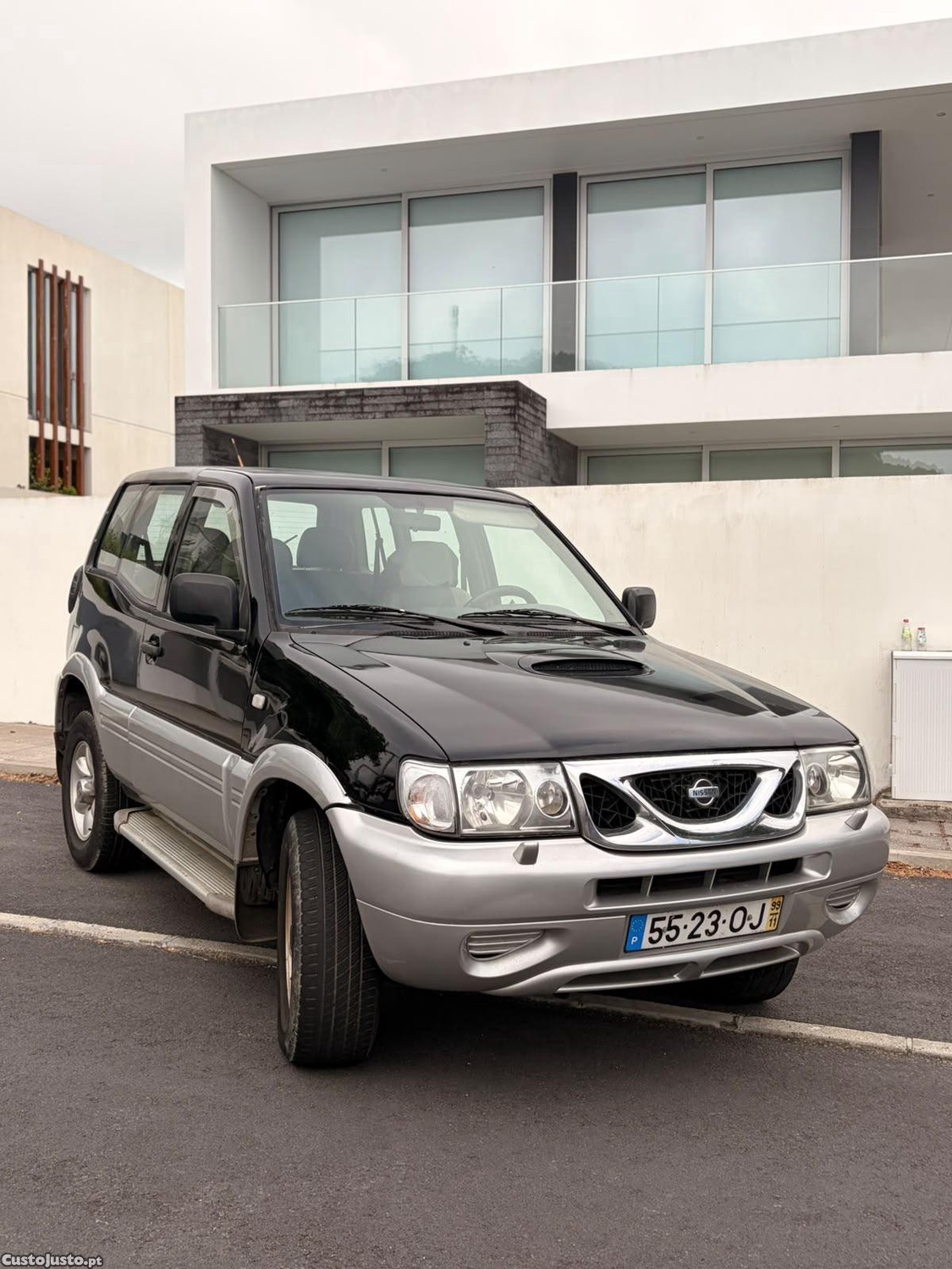 Nissan Terrano 2.7 TDI — fotografia 2