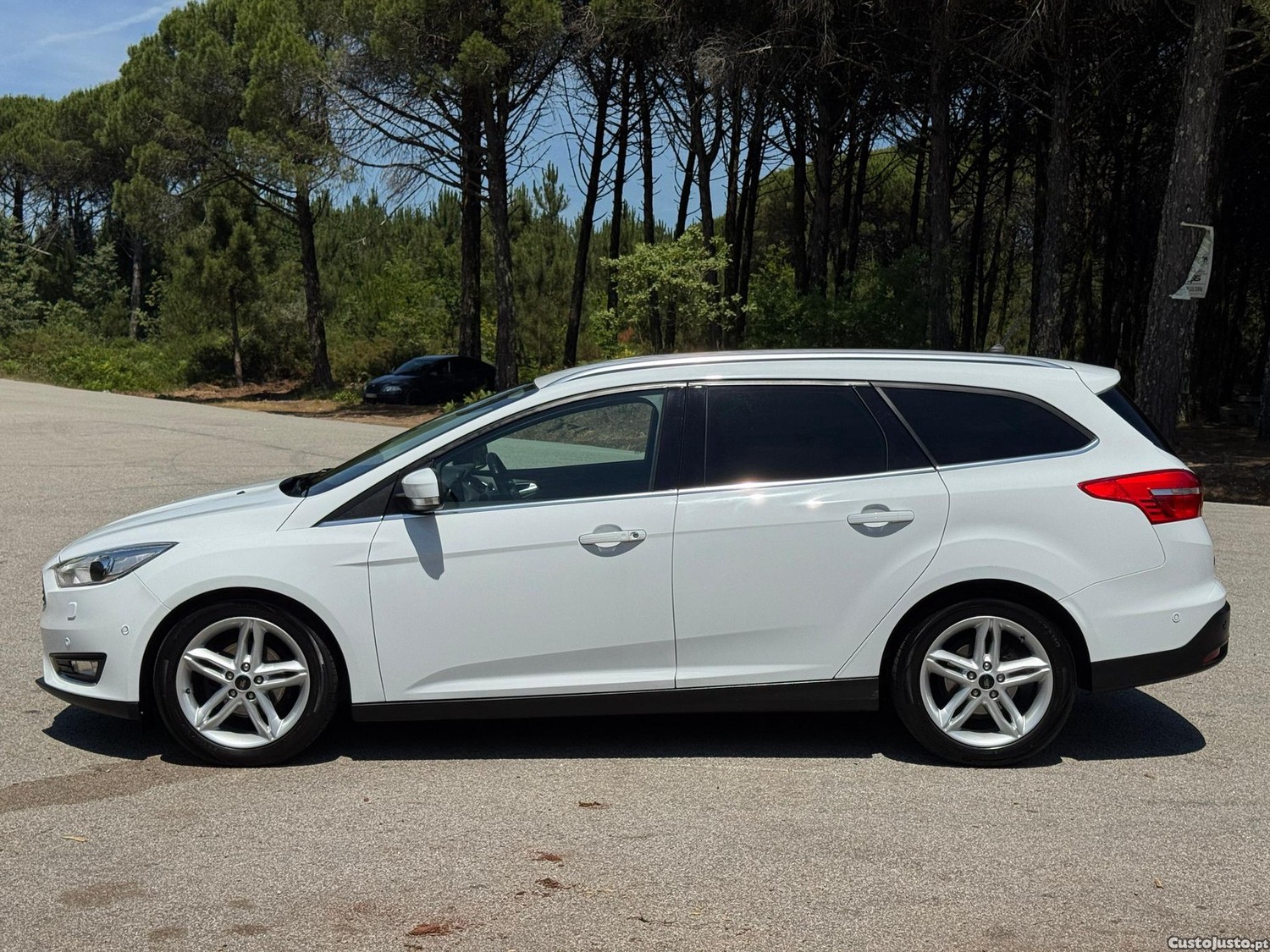 Ford Focus 1.0 SCTi Titanium — fotografia 20