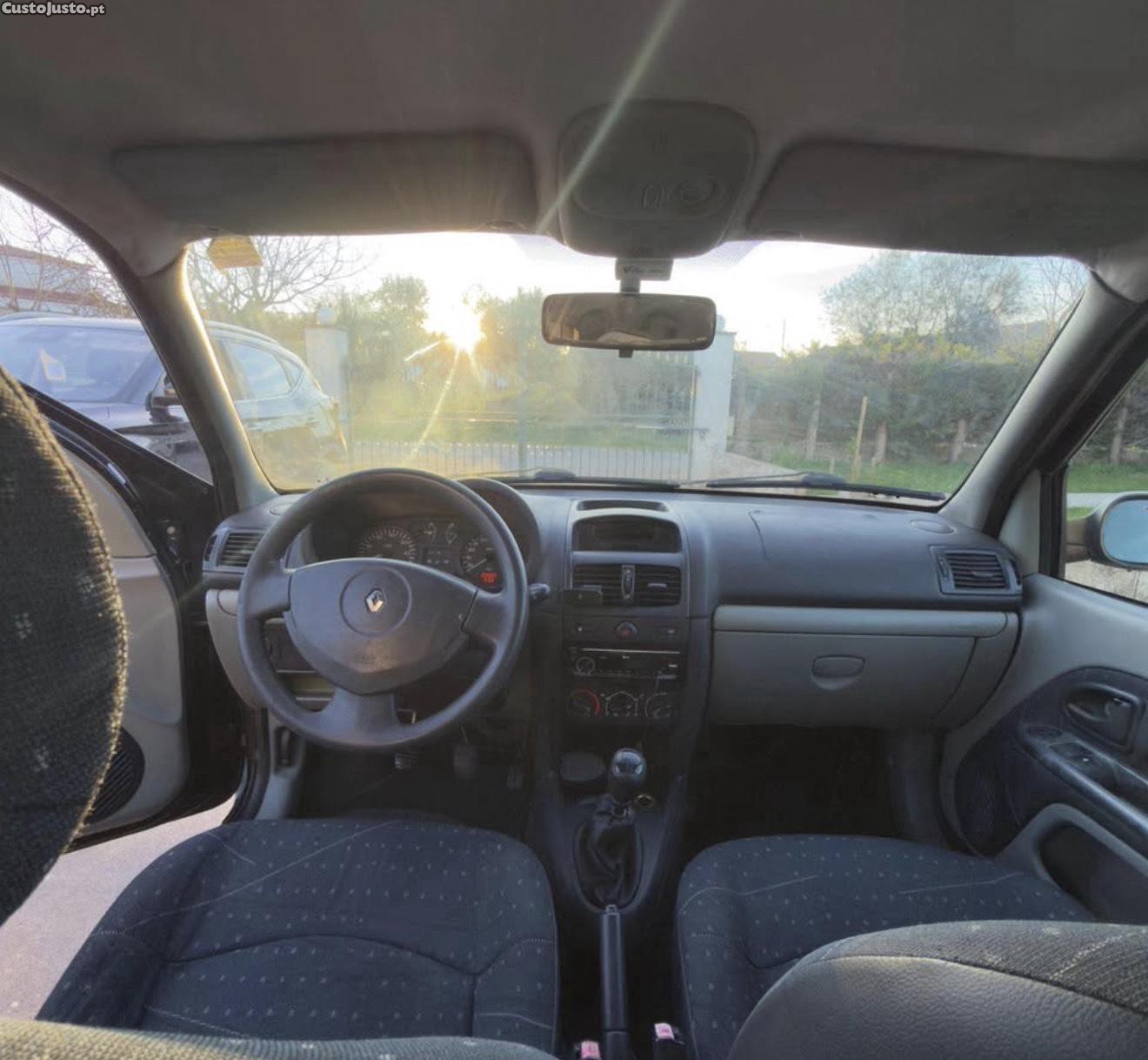 Renault Clio 1.5 — fotografia 3