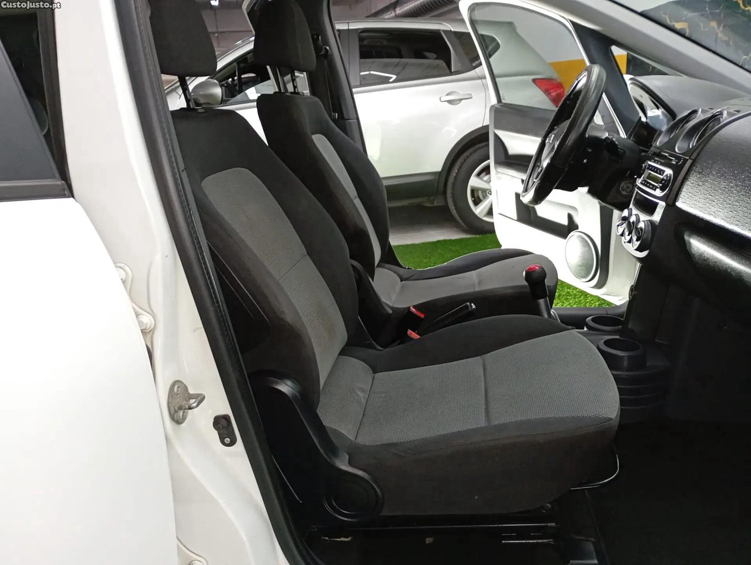Mitsubishi Colt 1.3 Instyle — fotografia 10